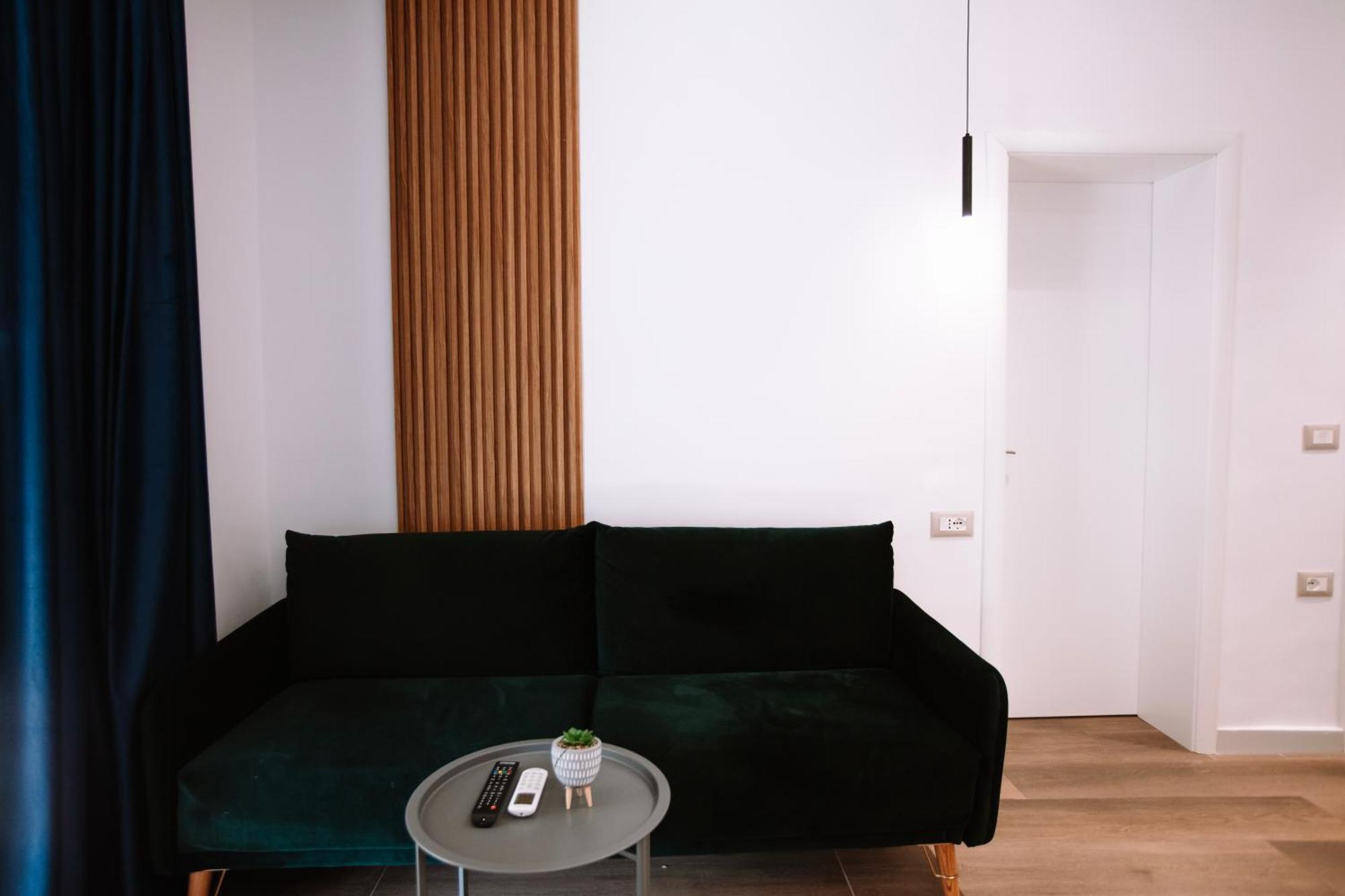 Barrikada Str Modern Apartments - The Nest Тирана Экстерьер фото