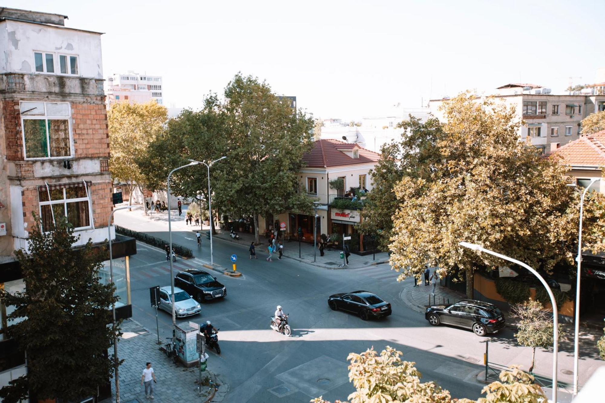 Barrikada Str Modern Apartments - The Nest Тирана Экстерьер фото