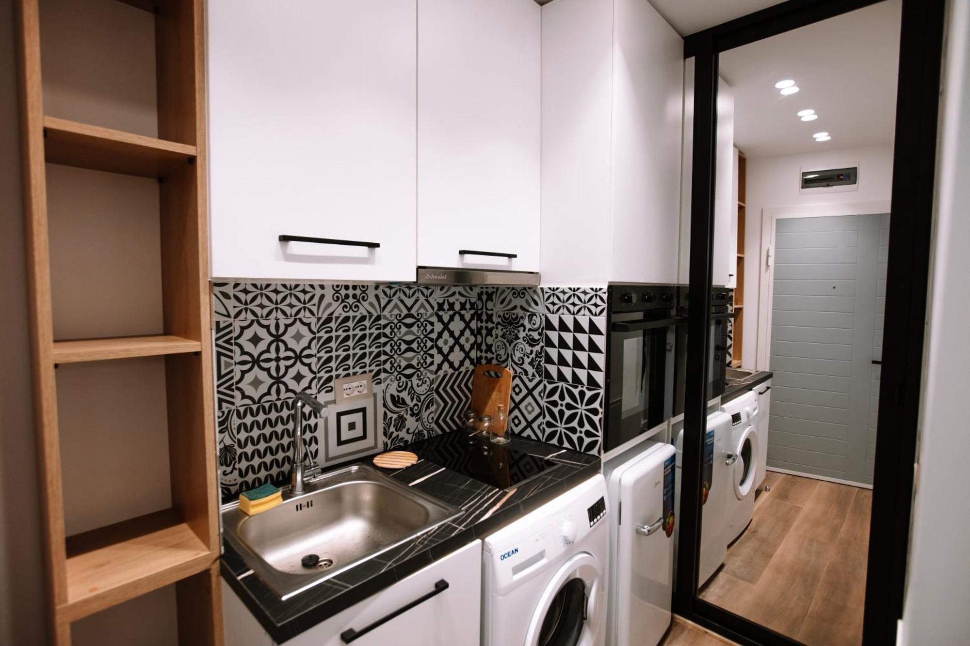 Barrikada Str Modern Apartments - The Nest Тирана Экстерьер фото