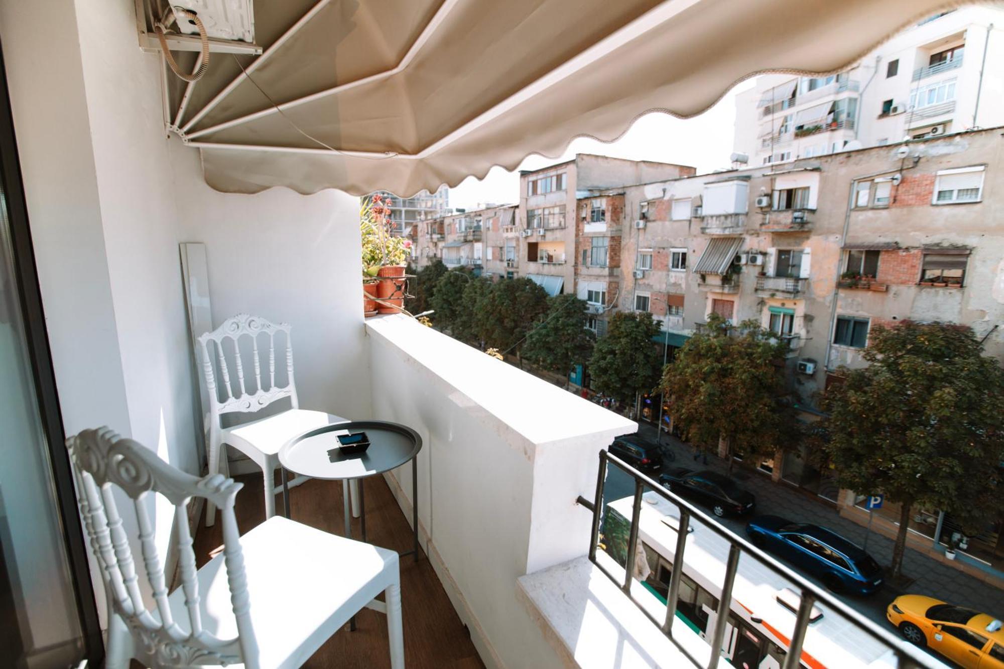 Barrikada Str Modern Apartments - The Nest Тирана Экстерьер фото